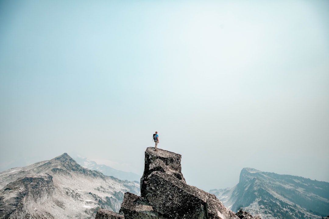 The Hiker’s Paradox: Finding Solitude on Popular Trails